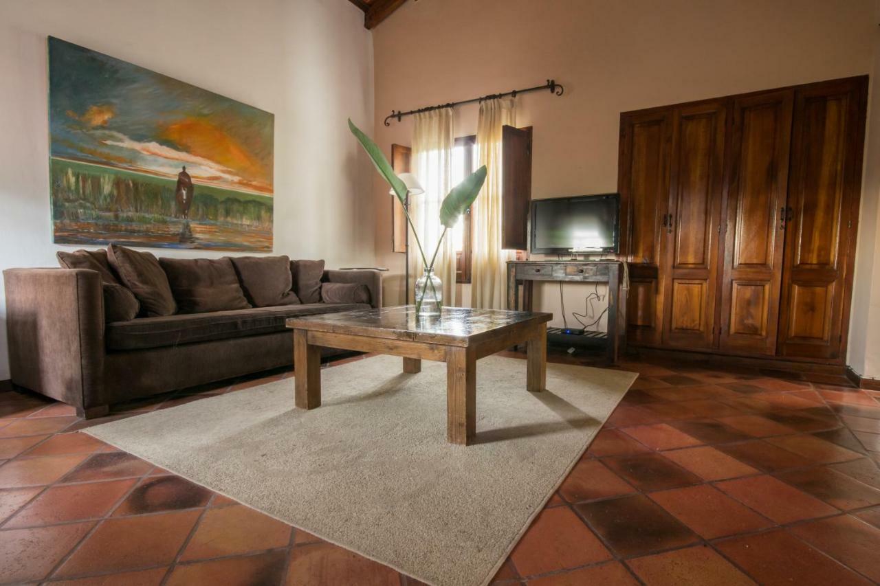 Hotel Torrontes San Lorenzo  Exteriér fotografie